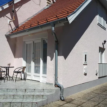 Locher Apartman 2 Buekfuerdo * Bük