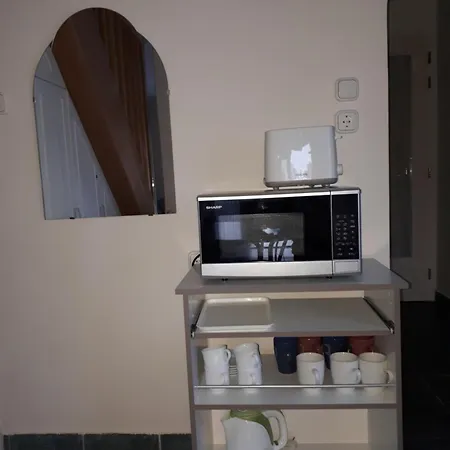Locher Apartman 2 Buekfuerdo アパート