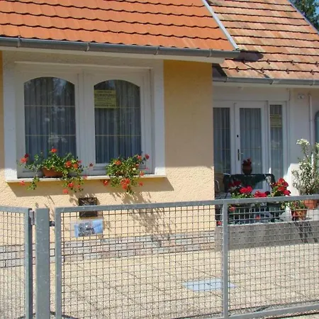 Locher Apartman 2 Bükfürdő Apartamento *